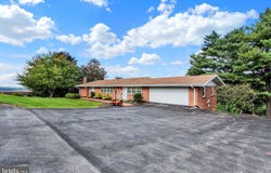 41 HILLCREST Drive, HANOVER, PA 17331
