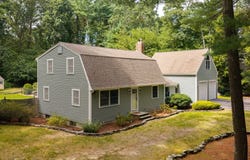 86 Edgewater Dr, Pembroke, MA 02359