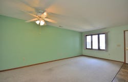 306 Hartford Sq, Hartford, WI 53027