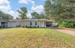 809 Phillips Street, Cleburne, TX 76033
