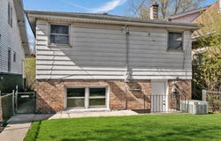 5445 S 73rd Avenue, Summit, IL 60501