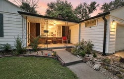 917 N State, Flora, IL 62839