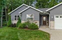 3318 Cimarron Ct, Manitowoc, WI 54220