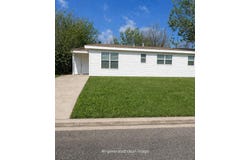 523 Lenora Dr, Taylor, TX 76574