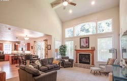 2552 CROWTHER Dr, Eugene, OR 97404