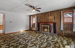 2619 E Keys Avenue, Grandview, IL 62702