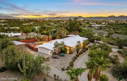 700 E Calle De Cibola, Tucson, AZ 85718