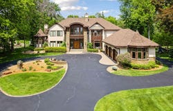 1910 Shoreline Drive, Wayzata, MN 55391
