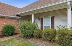112 E Magnolia Place, Pearl, MS 39208