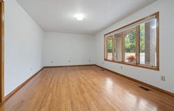 10401 Virden Lane, Gravette, AR 72736