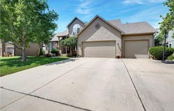 826 Trailway Drive, Raymore, MO 64083