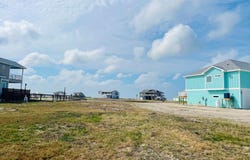 6 E Westpointe Dr, ROCKPORT, TX 78382