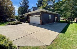8260 Craig Lane, Broadview Heights, OH 44147