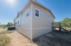 104 CR 2669, Moore, TX 78057