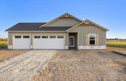 1103 E 40th Ave, Hutchinson, KS 67502