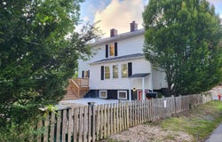 1202 W Beverley St, Staunton, VA 24401