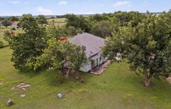 711 E Clark St, Bartlett, TX 76511