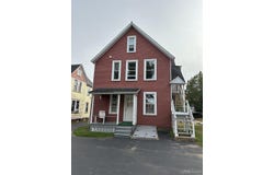 224 W Hewitt Avenue, Marquette, MI 49855