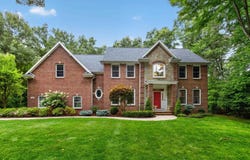 2384 E Cardinal Drive, Midland, MI 48642