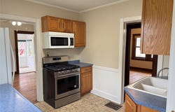 121 E Benton Street, Winterset, IA 50273