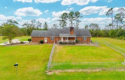 2002 Apache Trail, Broxton, GA 31520