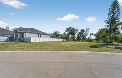 806 GREENVIEW Drive, APOLLO BEACH, FL 33572