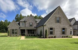 350 ROLLING GROVE Blvd, Collierville, TN 38017