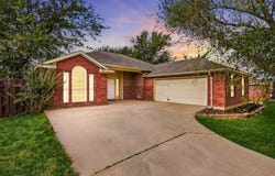 208 Cory Court, Krum, TX 76249