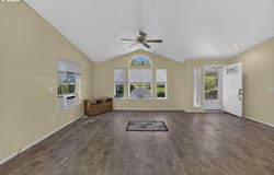 506 ROBIN Ln, Florence, OR 97439
