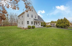 24 Buckskin Lane, Riverhead, NY 11901