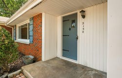 2134 E Crestview Street, Springfield, MO 65804