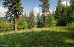 661 Midas Dr, Sagle, ID 83860