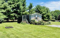 29 Glory Lane, Bedford, IN 47421