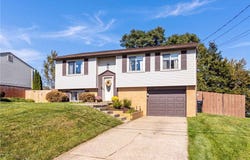 206 Win Ridge Dr, Moon/Crescent Twp, PA 15108