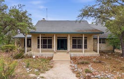 292 Phillip Dr, Pipe Creek, TX 78063