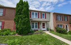 38 BATTENS Circle, LEOLA, PA 17540