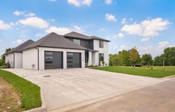 5154 N Seacrest Drive, Ozark, MO 65721