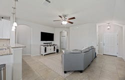 382 Limerick Rd, Buda, TX 78610