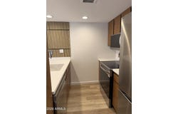 3033 E DEVONSHIRE Avenue, Phoenix, AZ 85016