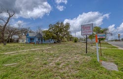101 S Center St, Sabinal, TX 78881