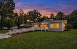 711 Neal Rd, Picayune, MS 39466