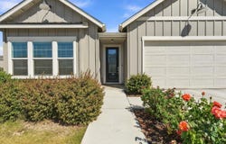 102 E Tyler Avenue, Visalia, CA 93291