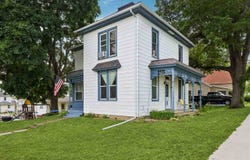 180 E 3rd, Riverside, IA 52327