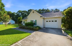 100 Willowbend Drive, Burgaw, NC 28425