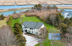 32 TANNERS NECK LN, Westhampton, NY 11977