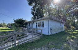 3028 Oakwood Street, Portage, IN 46368