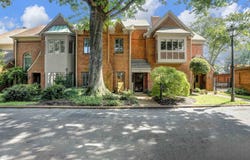 498 E RACQUET CLUB Pl E, Memphis, TN 38117