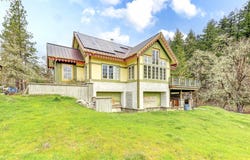 85255 CHRISTENSEN Rd, Eugene, OR 97405