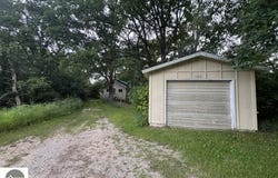 1169 S Lachance Road, Lake City, MI 49651