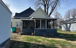 418 E Fayette St., Pittsfield, IL 62363